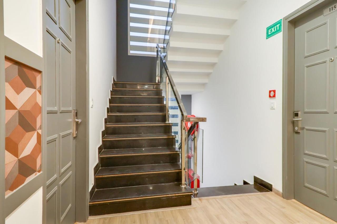 Super Townhouse Jashn Hotel Chinhat Kültér fotó