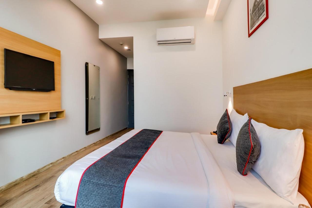 Super Townhouse Jashn Hotel Chinhat Kültér fotó