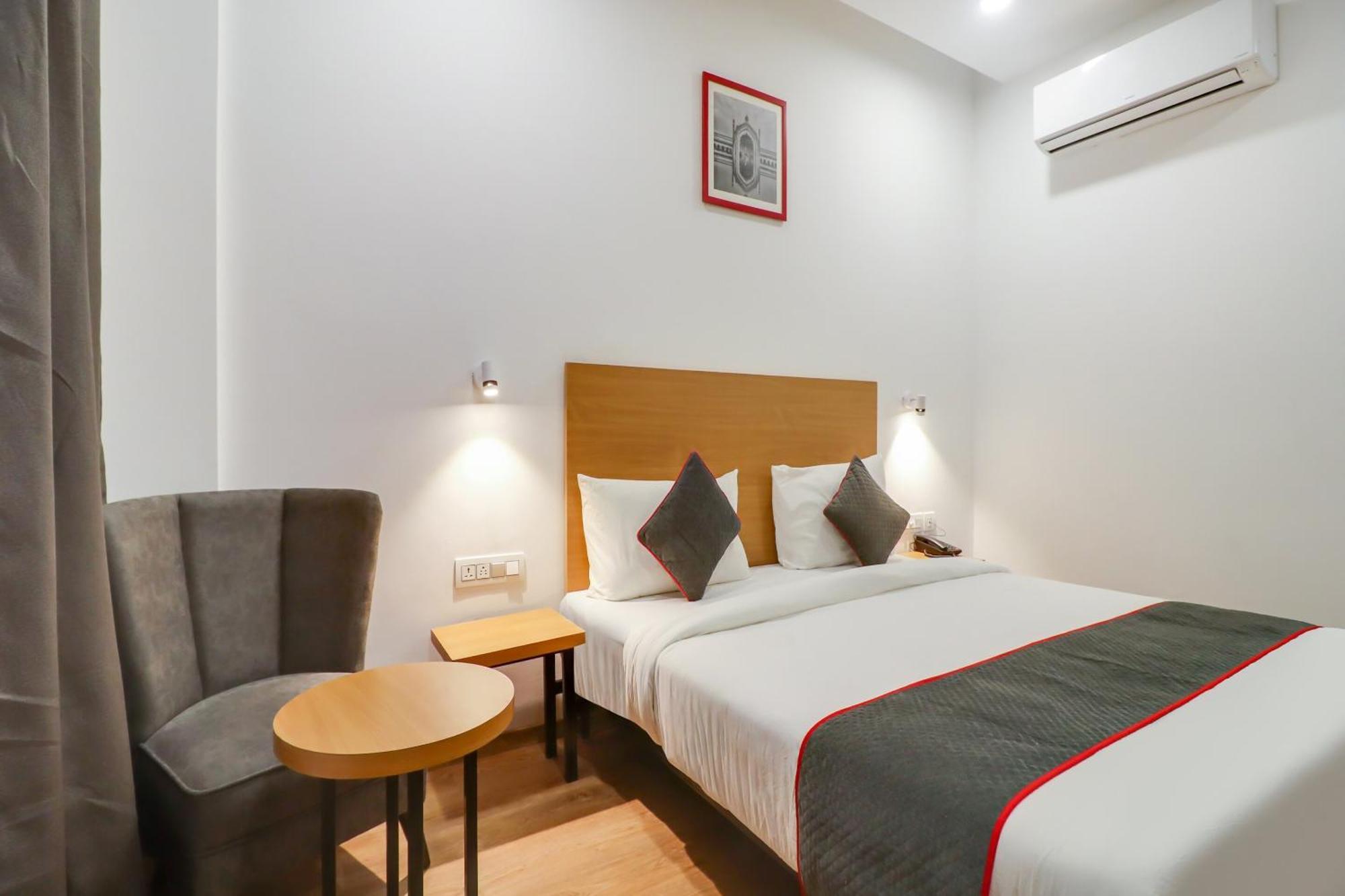 Super Townhouse Jashn Hotel Chinhat Kültér fotó