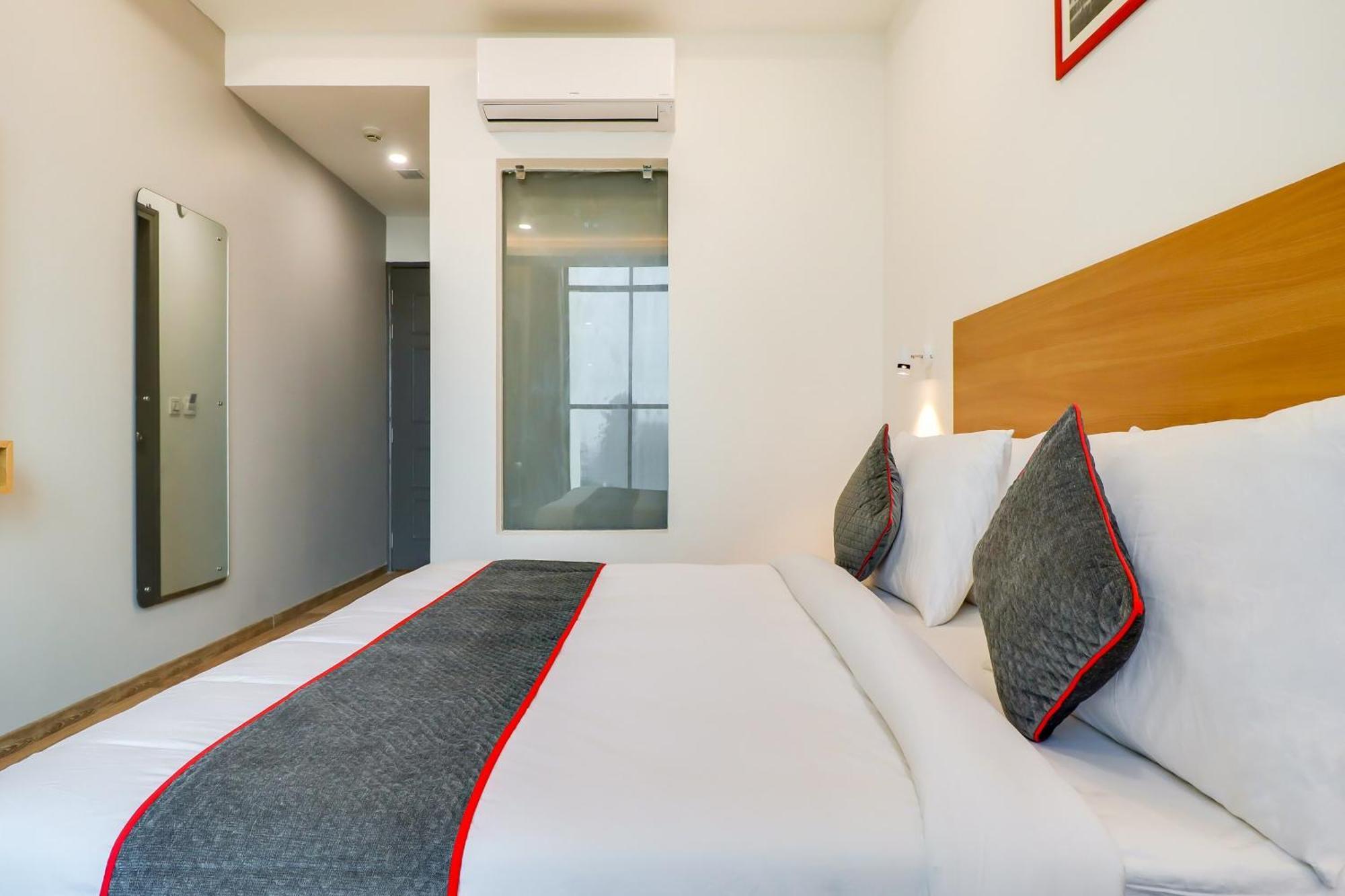 Super Townhouse Jashn Hotel Chinhat Kültér fotó