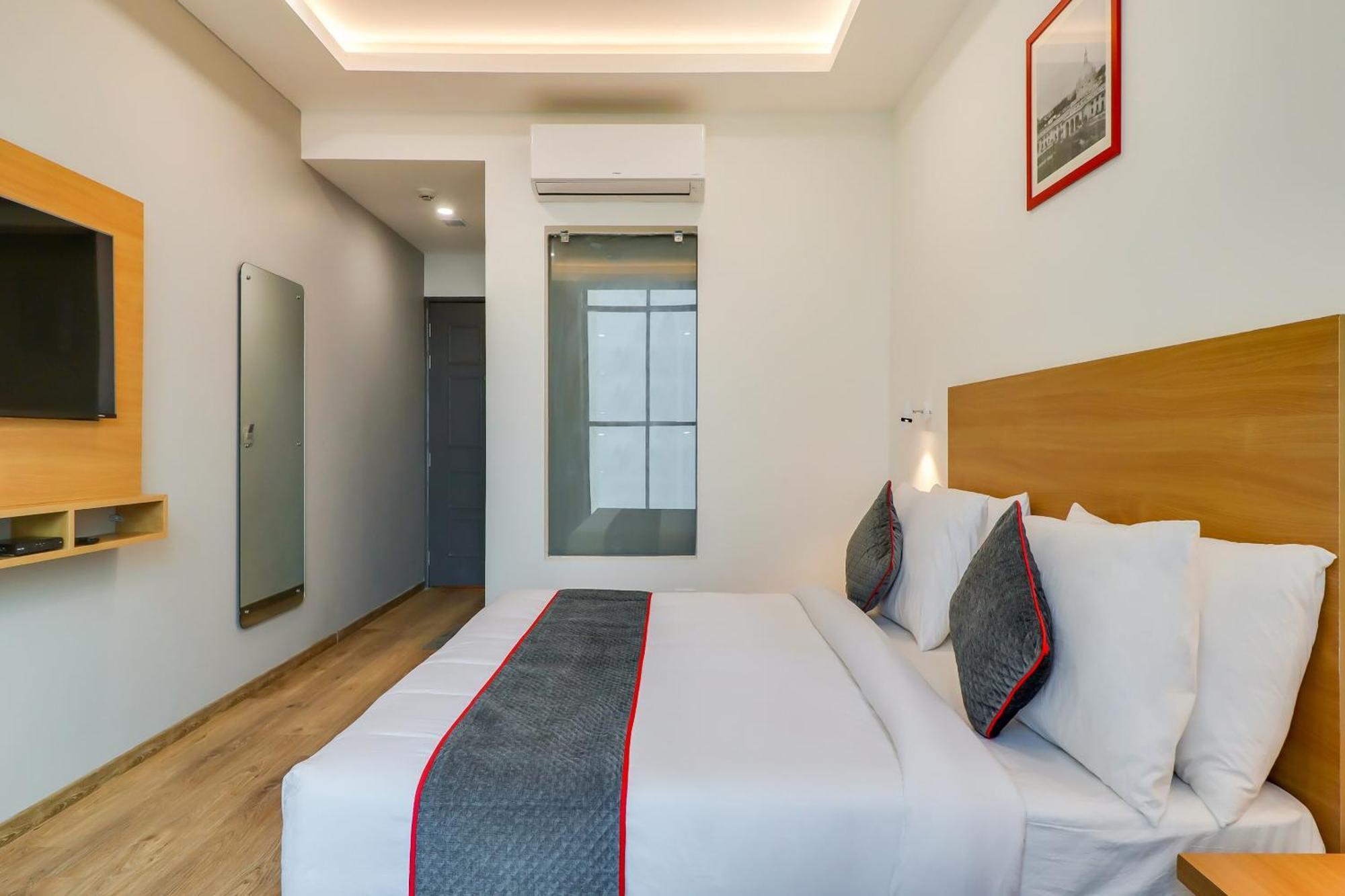 Super Townhouse Jashn Hotel Chinhat Kültér fotó