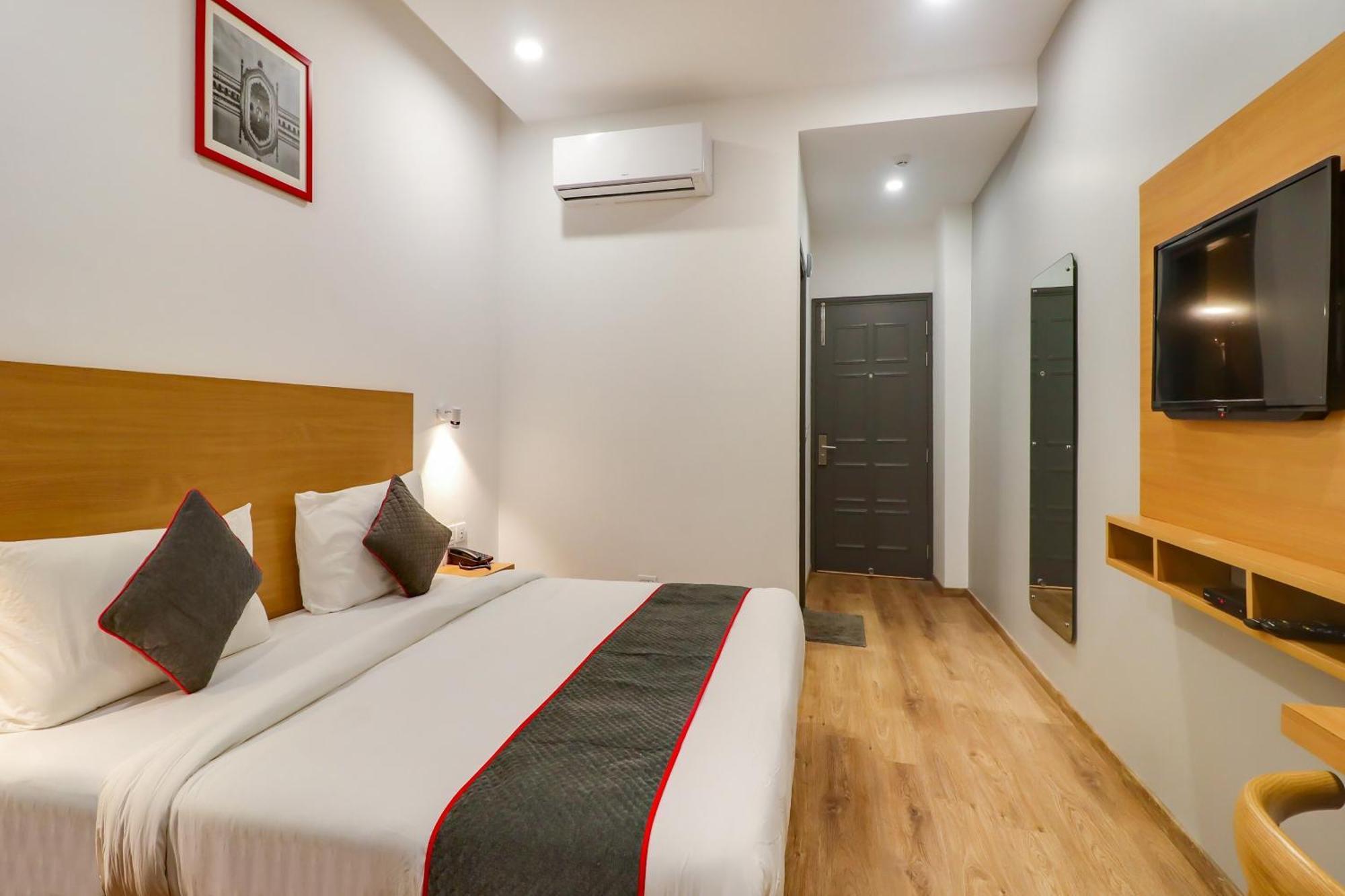 Super Townhouse Jashn Hotel Chinhat Kültér fotó