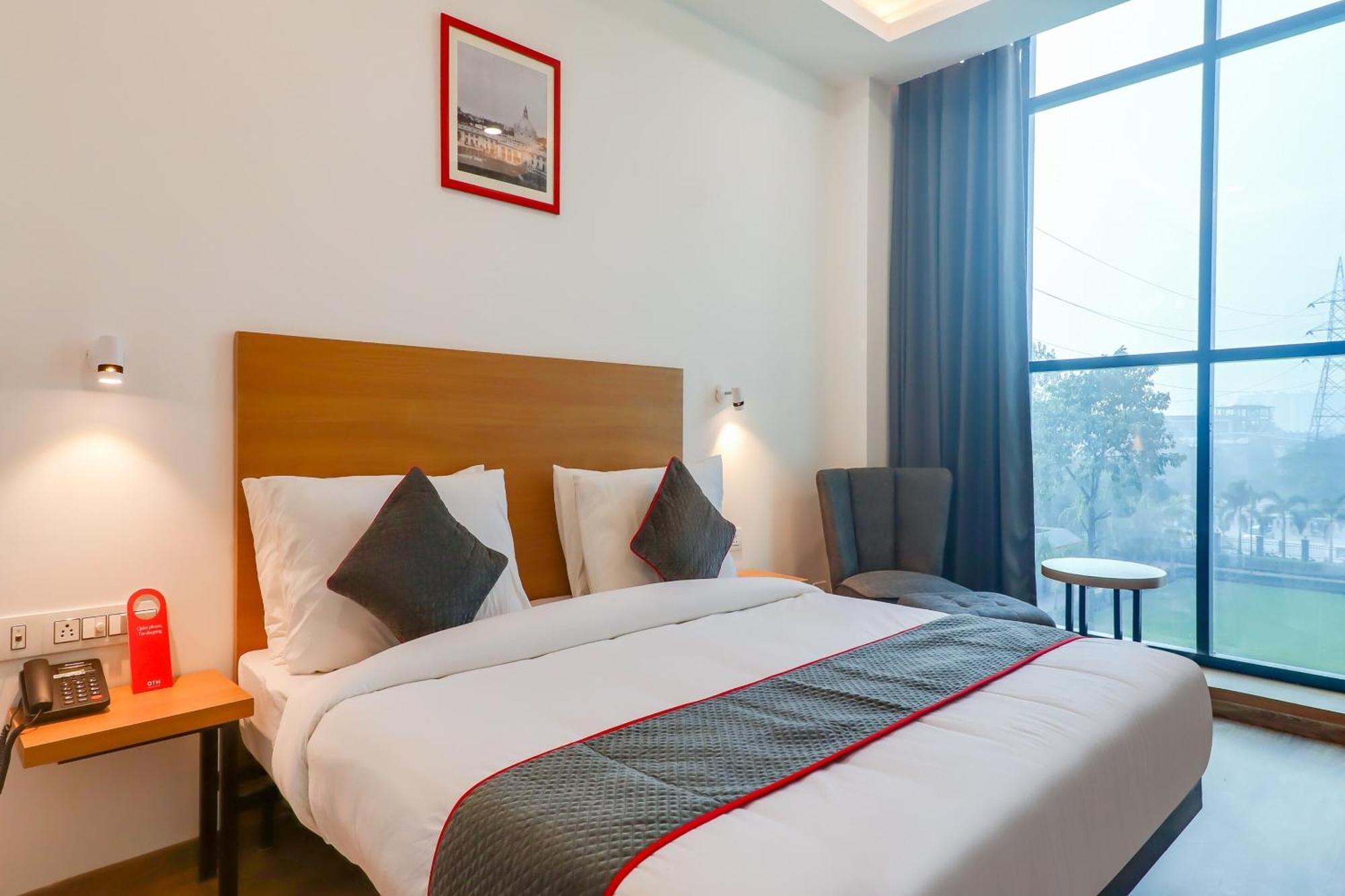 Super Townhouse Jashn Hotel Chinhat Kültér fotó