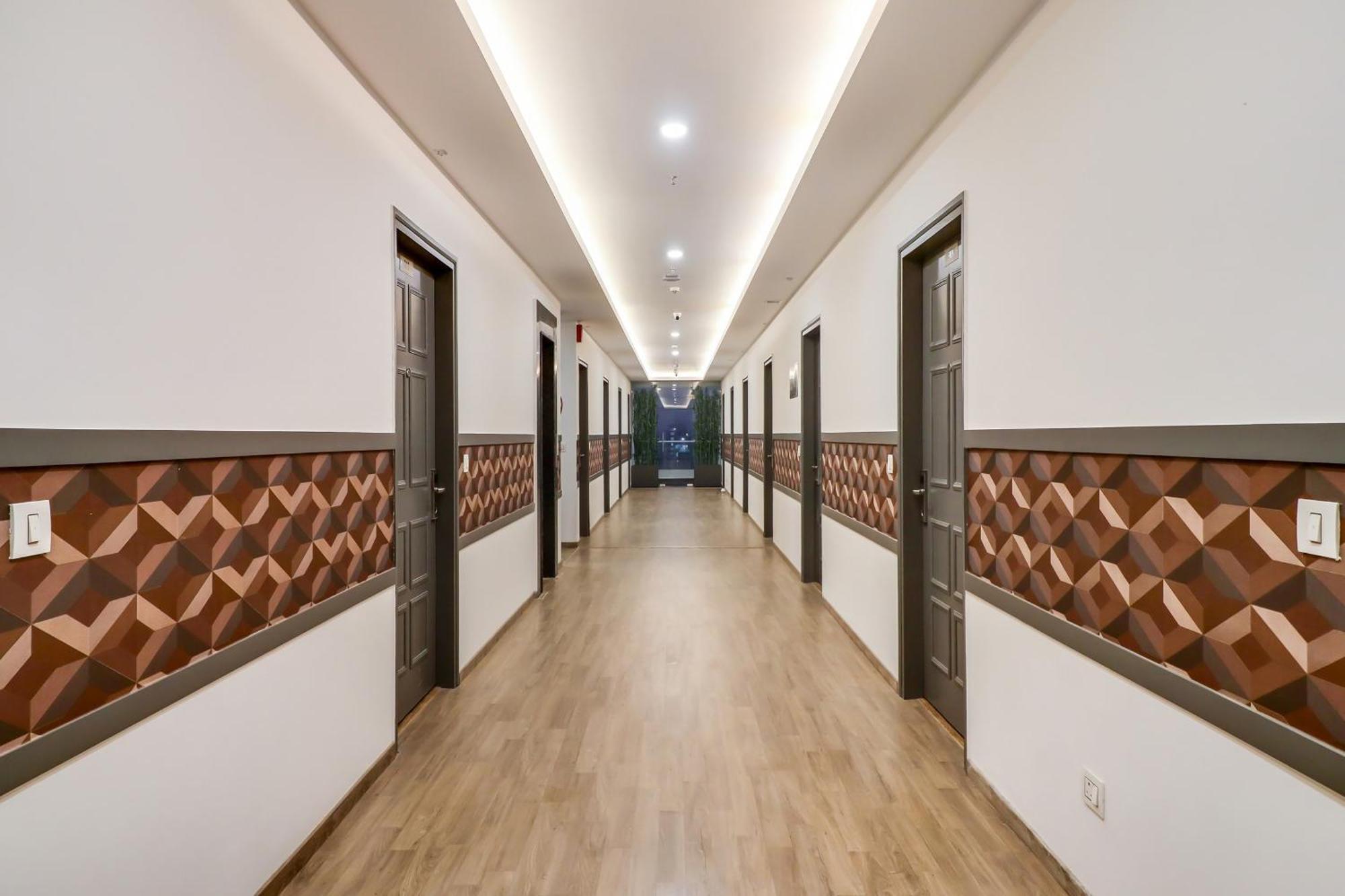 Super Townhouse Jashn Hotel Chinhat Kültér fotó
