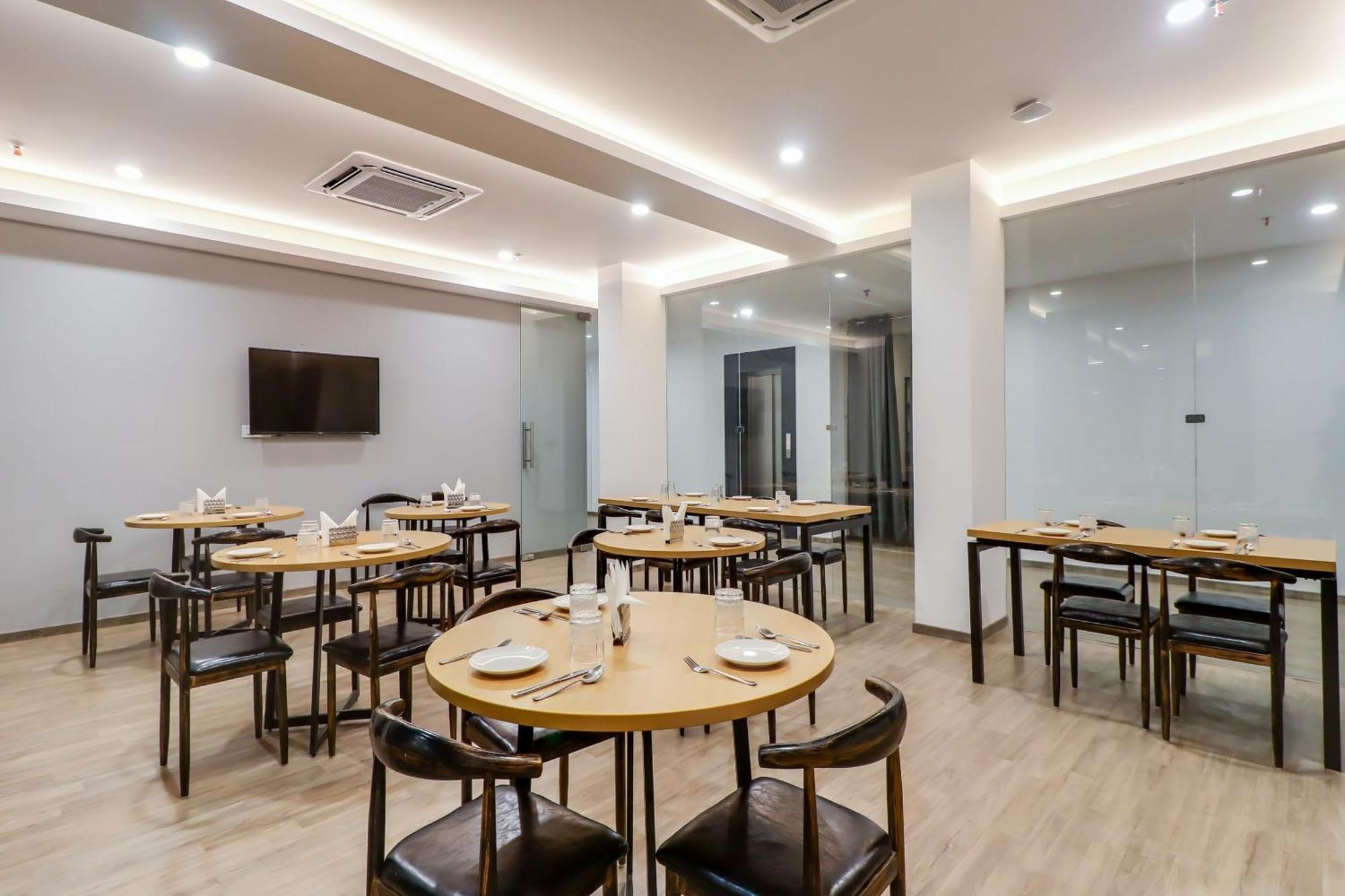 Super Townhouse Jashn Hotel Chinhat Kültér fotó